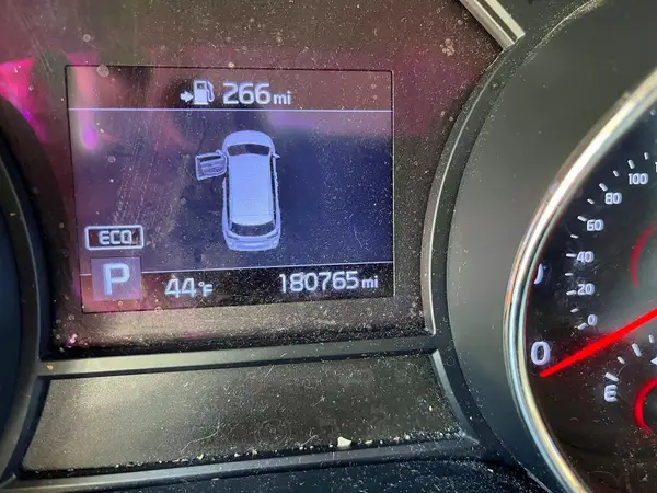 KNDMB5C11K6564804 2019 KIA SEDONA - Image 8