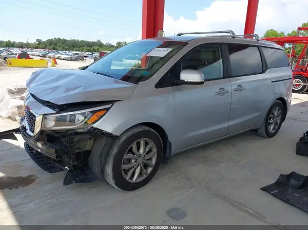KNDMB5C11L6635906 2020 KIA SEDONA - Image 2