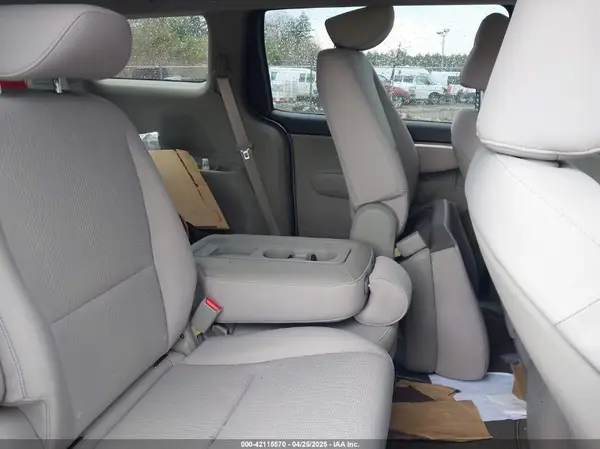 KNDMB5C11M6675162 2021 KIA SEDONA - Image 8