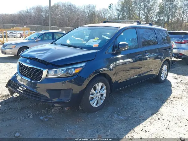 KNDMB5C12G6082396 2016 KIA SEDONA - Image 2