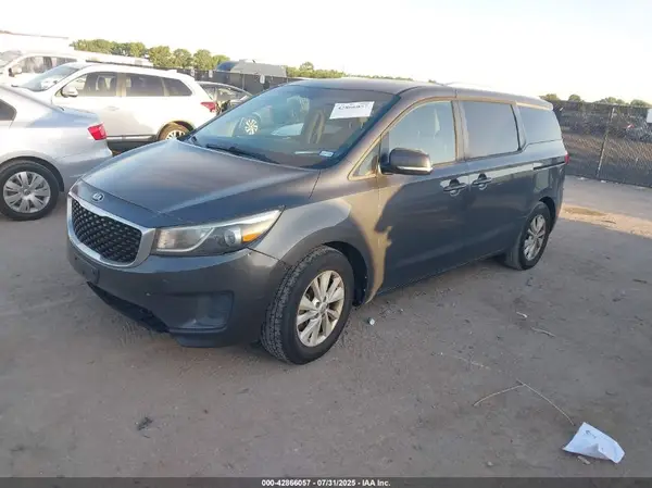 KNDMB5C12G6084195 2016 KIA SEDONA - Image 2