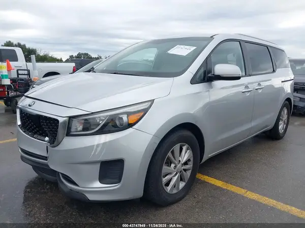 KNDMB5C12G6087050 2016 KIA SEDONA - Image 2