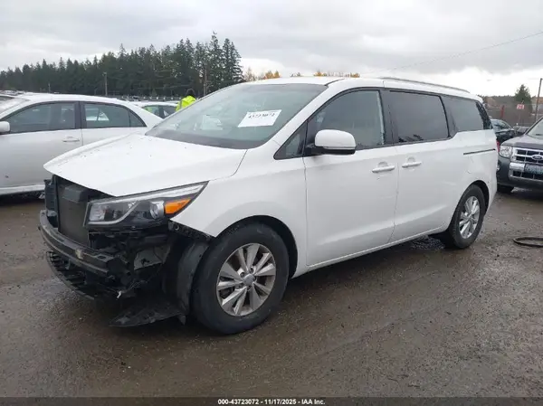 KNDMB5C12G6087307 2016 KIA SEDONA - Image 2