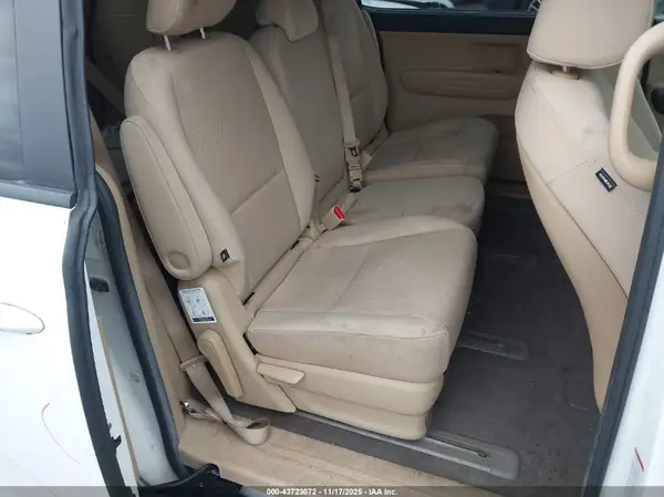 KNDMB5C12G6087307 2016 KIA SEDONA - Image 8