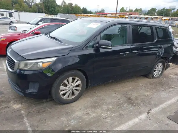 KNDMB5C12G6089526 2016 KIA SEDONA - Image 2