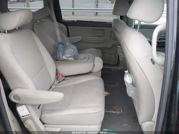 KNDMB5C12G6089526 2016 KIA SEDONA - Image 8