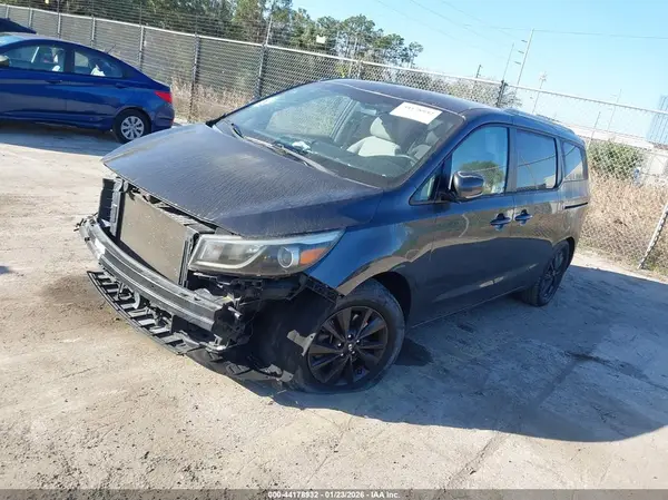 KNDMB5C12G6089557 2016 KIA SEDONA - Image 2