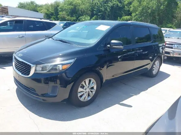 KNDMB5C12G6090398 2016 KIA SEDONA - Image 2