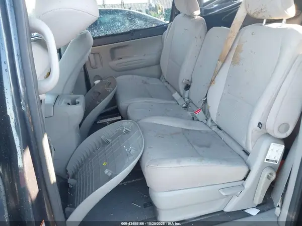 KNDMB5C12G6090675 2016 KIA SEDONA - Image 8