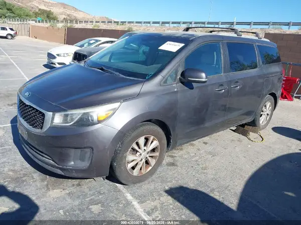 KNDMB5C12G6095424 2016 KIA SEDONA - Image 2