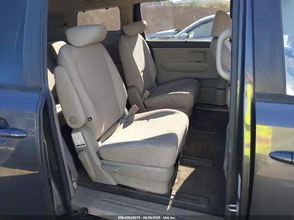 KNDMB5C12G6095424 2016 KIA SEDONA - Image 8