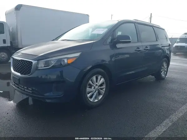 KNDMB5C12G6096539 2016 KIA SEDONA - Image 2