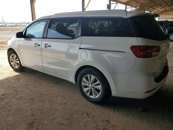 KNDMB5C12G6098677 2016 KIA SEDONA - Image 2