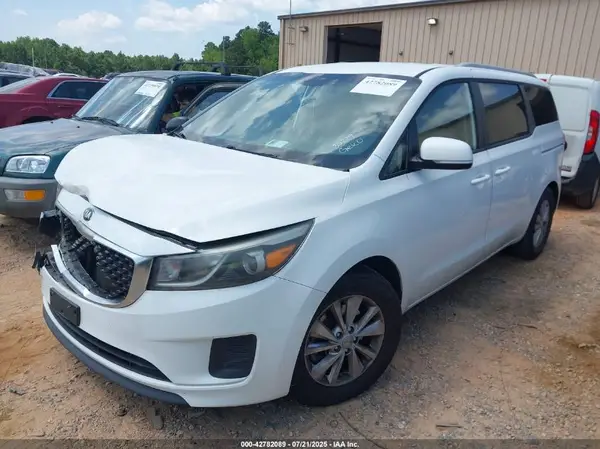 KNDMB5C12G6102890 2016 KIA SEDONA - Image 2