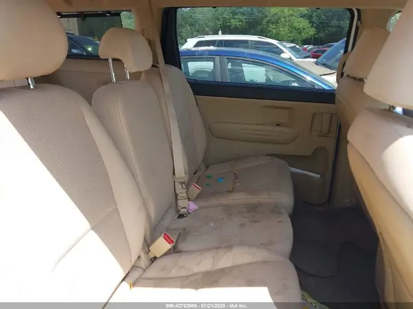 KNDMB5C12G6102890 2016 KIA SEDONA - Image 8