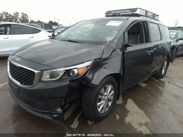 KNDMB5C12G6113985 2016 KIA SEDONA - Image 2