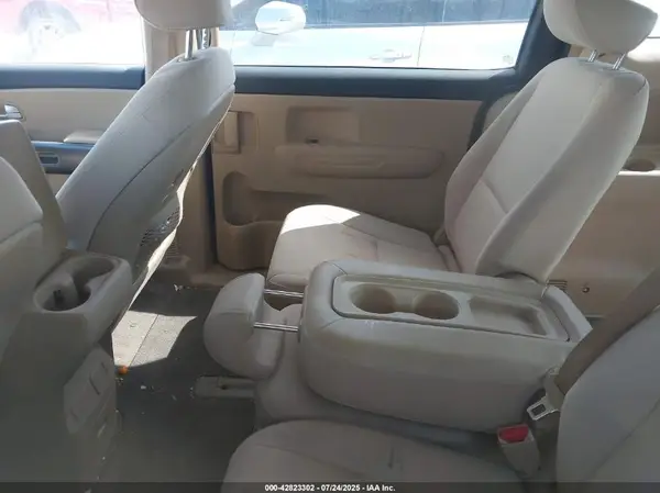 KNDMB5C12G6114487 2016 KIA SEDONA - Image 8