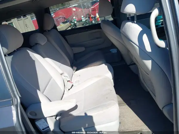 KNDMB5C12G6119852 2016 KIA SEDONA - Image 8