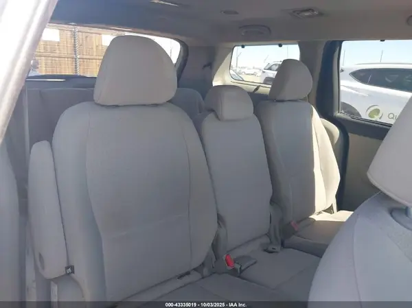 KNDMB5C12G6121343 2016 KIA SEDONA - Image 8