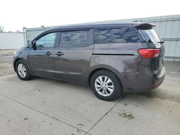 KNDMB5C12G6134867 2016 KIA SEDONA - Image 2