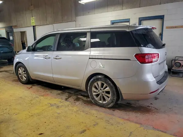 KNDMB5C12G6142712 2016 KIA SEDONA - Image 2