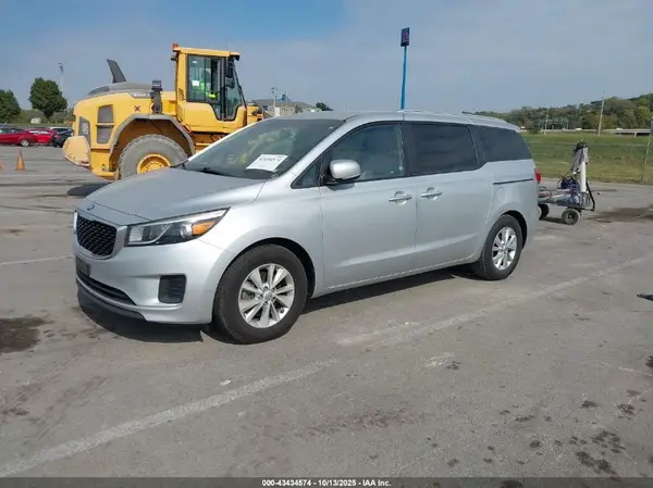 KNDMB5C12G6144282 2016 KIA SEDONA - Image 2
