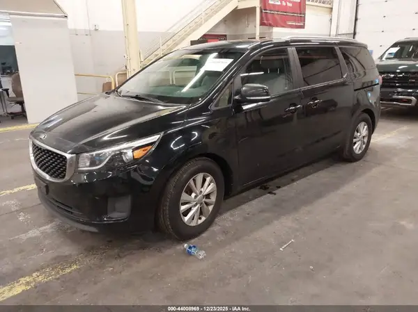 KNDMB5C12G6148672 2016 KIA SEDONA - Image 2