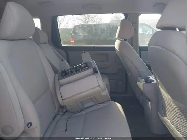 KNDMB5C12G6178139 2016 KIA SEDONA - Image 8
