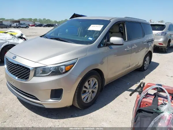 KNDMB5C12G6180103 2016 KIA SEDONA - Image 2