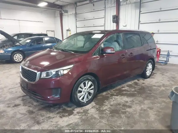 KNDMB5C12G6182286 2016 KIA SEDONA - Image 2