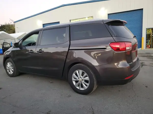 KNDMB5C12G6182496 2016 KIA SEDONA - Image 2