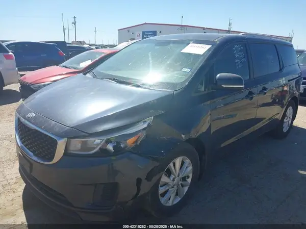 KNDMB5C12G6185883 2016 KIA SEDONA - Image 2