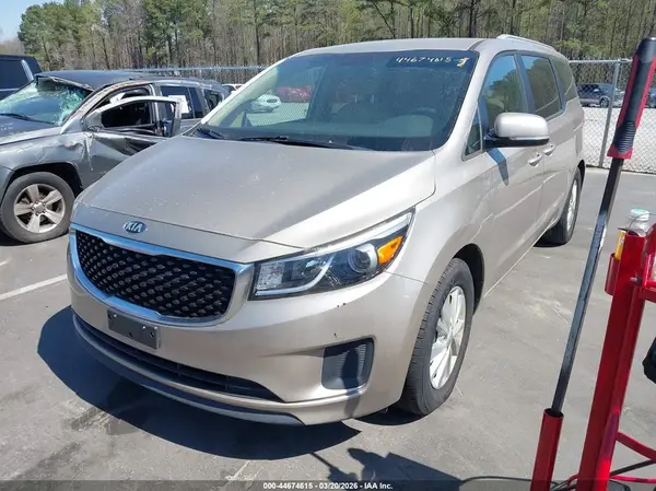 KNDMB5C12G6189450 2016 KIA SEDONA - Image 2