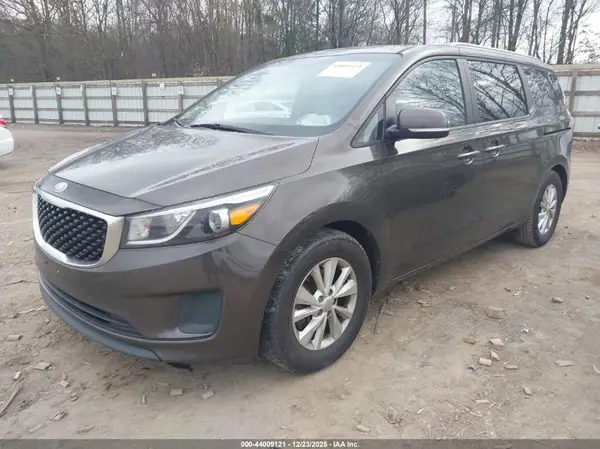 KNDMB5C12G6189755 2016 KIA SEDONA - Image 2