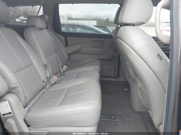 KNDMB5C12G6189755 2016 KIA SEDONA - Image 8