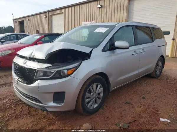 KNDMB5C12G6198052 2016 KIA SEDONA - Image 2