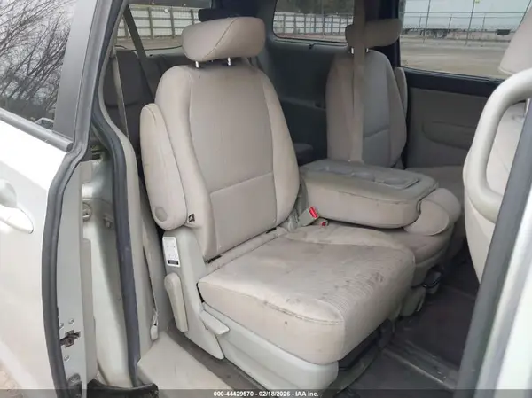 KNDMB5C12G6203119 2016 KIA SEDONA - Image 8