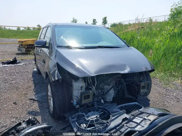 KNDMB5C12G6208479 2016 KIA SEDONA - Image 1
