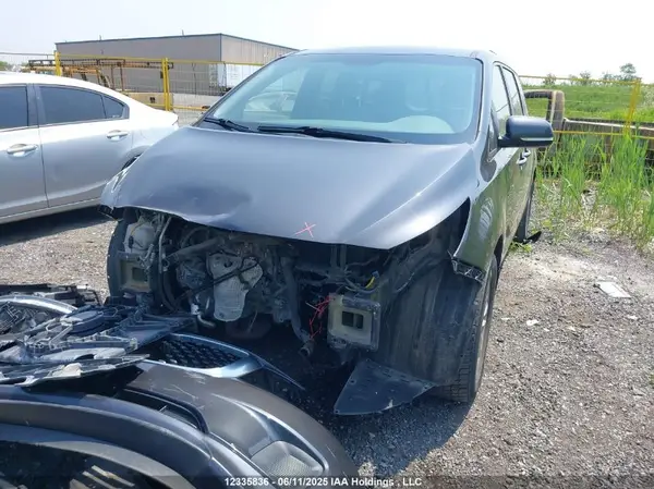 KNDMB5C12G6208479 2016 KIA SEDONA - Image 2