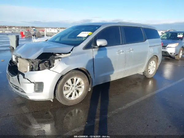 KNDMB5C12G6209583 2016 KIA SEDONA - Image 2