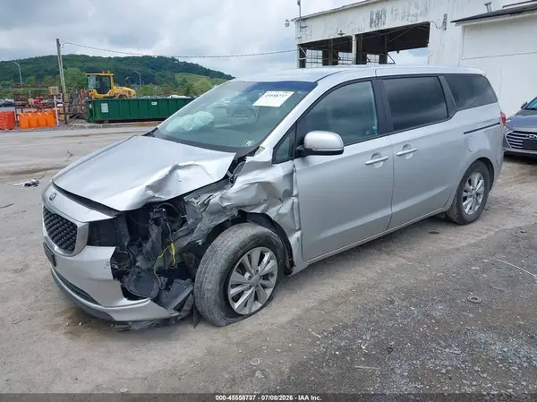 KNDMB5C12H6218429 2017 KIA SEDONA - Image 2