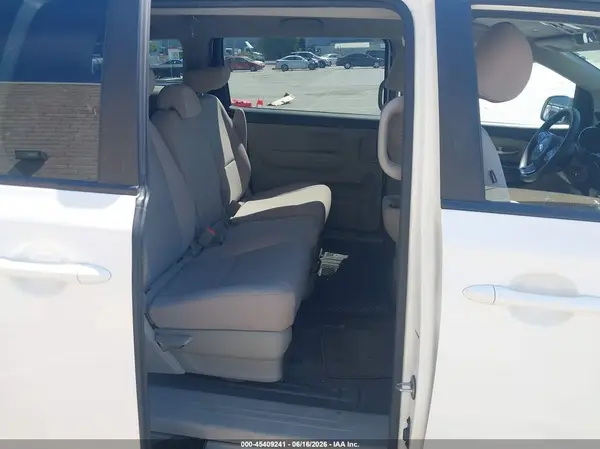 KNDMB5C12H6224196 2017 KIA SEDONA - Image 8