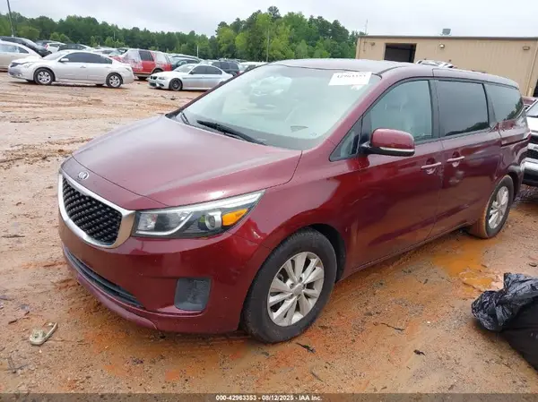 KNDMB5C12H6226076 2017 KIA SEDONA - Image 2