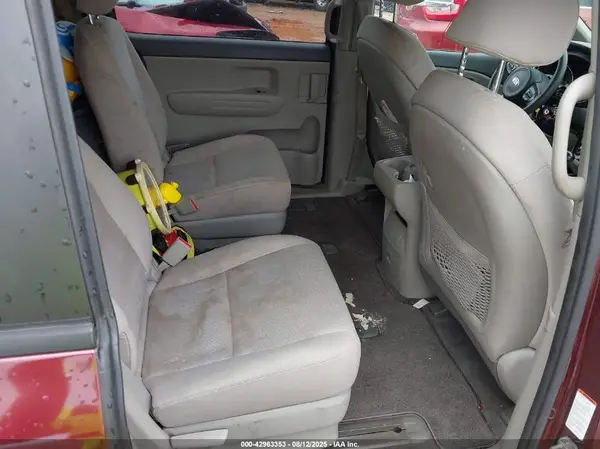 KNDMB5C12H6226076 2017 KIA SEDONA - Image 8