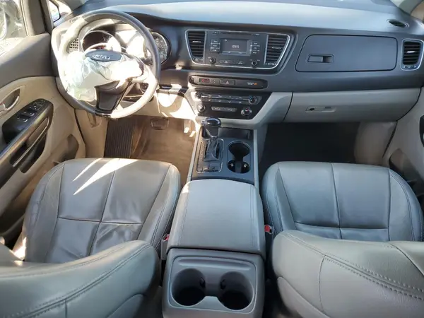 KNDMB5C12H6228474 2017 KIA SEDONA - Image 8