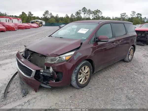 KNDMB5C12H6228653 2017 KIA SEDONA - Image 2