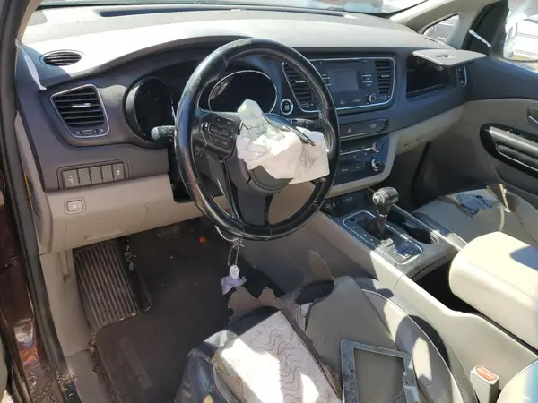 KNDMB5C12H6230189 2017 KIA SEDONA - Image 8