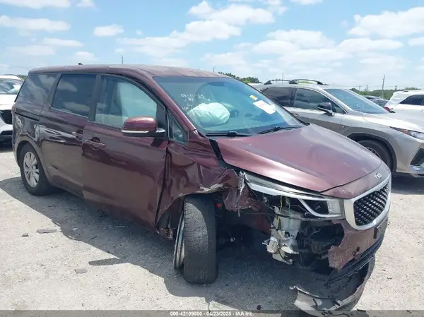 KNDMB5C12H6231567 2017 KIA SEDONA - Image 1