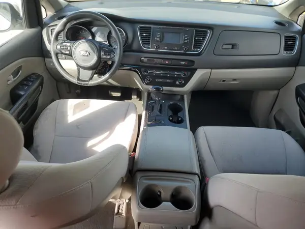 KNDMB5C12H6231973 2017 KIA SEDONA - Image 8