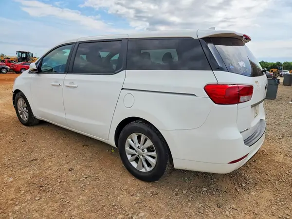 KNDMB5C12H6232623 2017 KIA SEDONA - Image 2